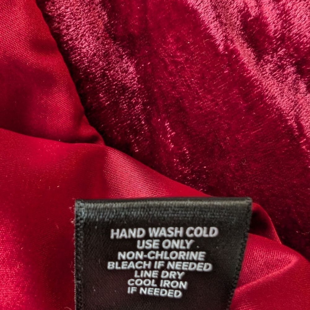 Torrid Raspberry Red Velvet Blazer Size M - Picture 4 of 10